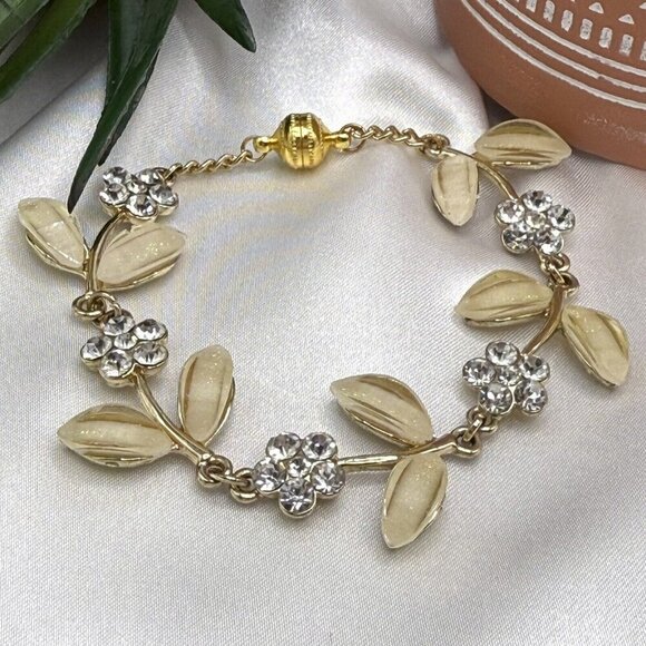 Reimagined Flowers Acrylic Rhinestones Bracelet 7.5 - Picture 1 of 5